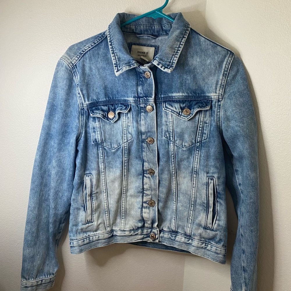 Acid wash denim jacket: size small like new